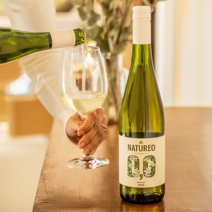 Natureo Muscat Grape Beverage 0.0%, Case 6x75cl