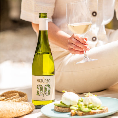 Natureo Muscat Grape Beverage 0.0%, 75cl